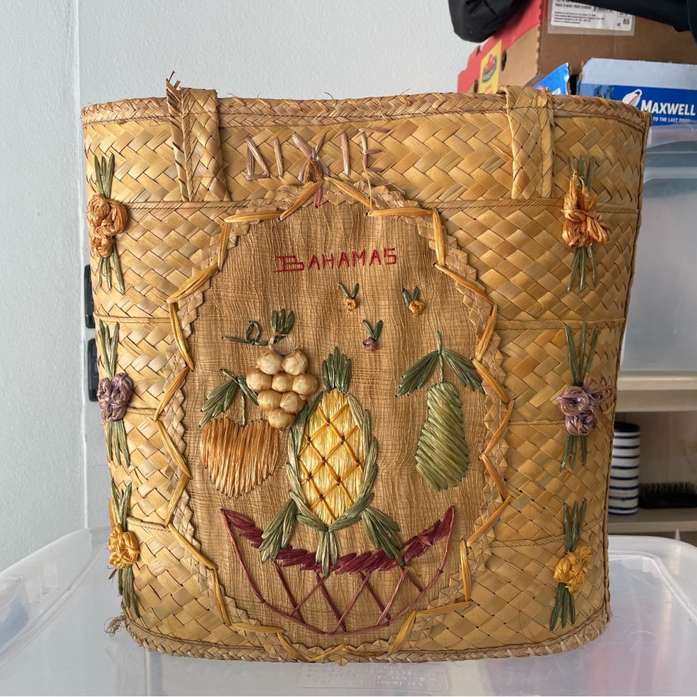 Vintage Handwoven Straw Tote – Bahamas Souvenir Bag – Embroidered Fruit Design - Picture 4 of 7